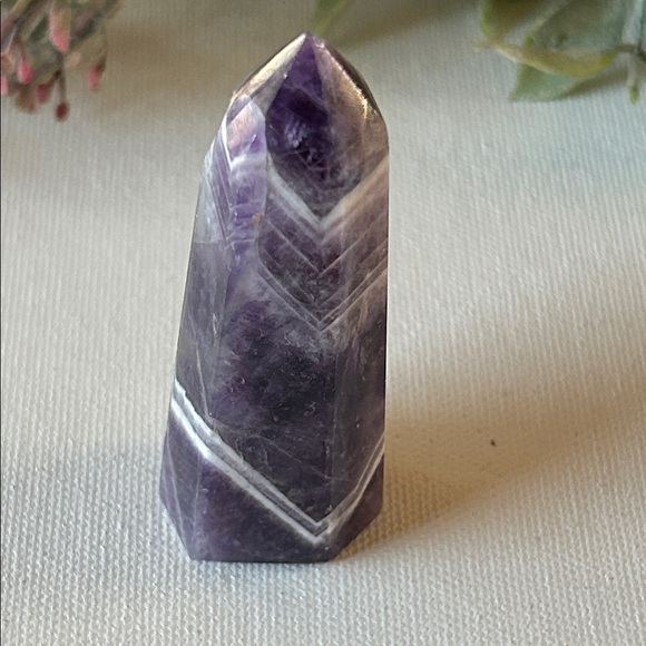 ๐ Chevron Amethyst Crystal Tower - Purple Home Accent - Picture 8 of 9